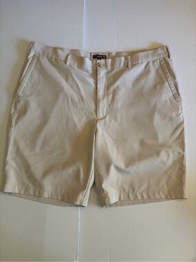 Peter Millar Crown Sport Men's Beige Chino Shorts Flat Front w/ Pockets